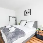 Direkt Am Königsplatz - Ideal Für Stadterkundung I Fußball-tisch I Perfekt Für Familien&freunde&business Apartment