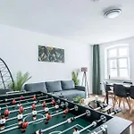 Direkt Am Königsplatz - Ideal Für Stadterkundung I Fußball-tisch I Perfekt Für Familien&freunde&business Augsburg