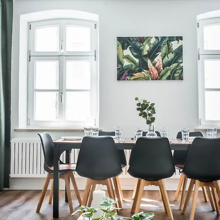 Zentral & Modern I Perfekt Fuer City-Trip I Familien & Freunde & Business I Fussball-Tisch