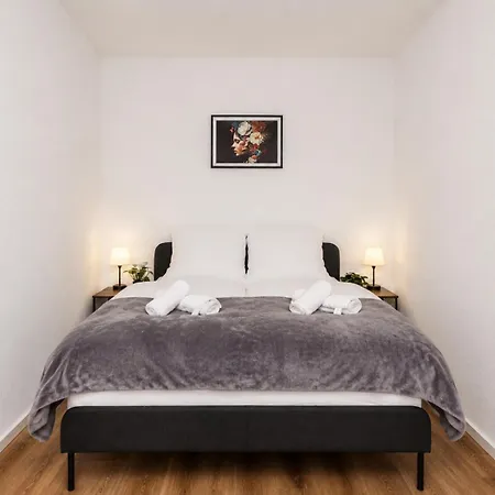 Zentral & Modern I Perfekt Fuer City-trip I Familien & Freunde & Business I Fussball-tisch Apartamento Augsburg